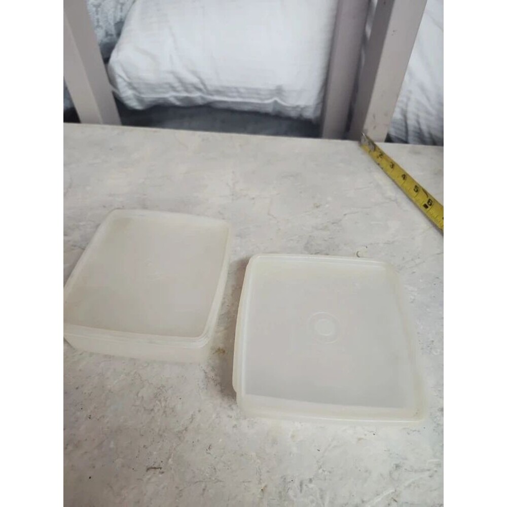 Tupperware square away set of 2